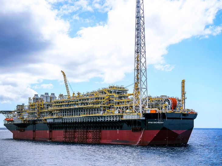 Cinco empresas estão habilitadas para disputar leilão de barris de petróleo do campo de Bacalhau