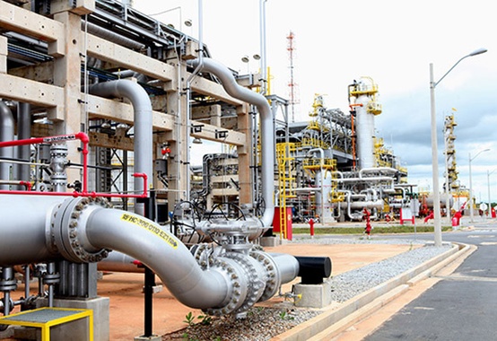 Petrobras reduziu ontem, 15/06, o preço médio nas refinarias em 2,3% da gasolina e do diesel em 5,8% Petrobras reduziu ontem, 15/06, o preço médio nas refinarias em 2,3% da gasolina e do diesel em 5,8%