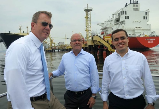 Consul americano recebe a primeira exportação de gás natural liquefeito no Rio Consul americano recebe a primeira exportação de gás natural liquefeito no Rio