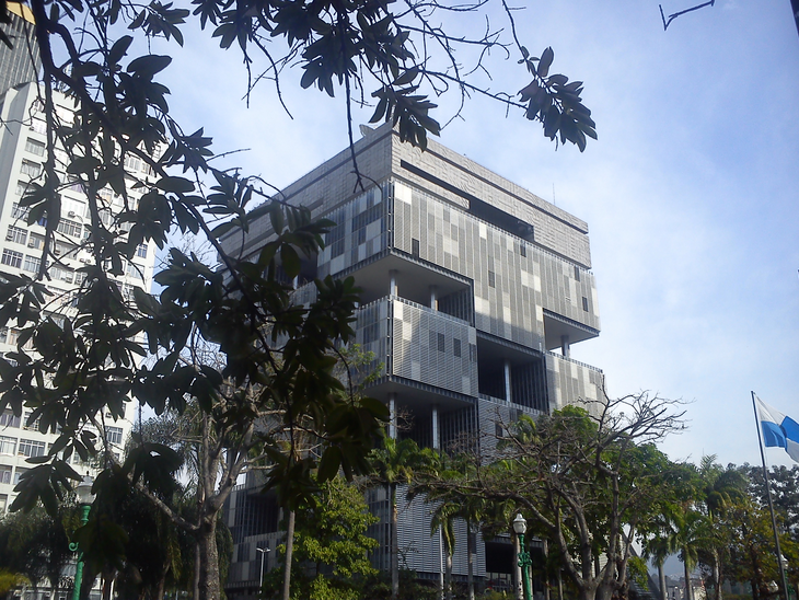 A Petrobras e o Critério de Integridade, os fins justificam os meios? por Julia Mota e Ana Clara Chicrala 