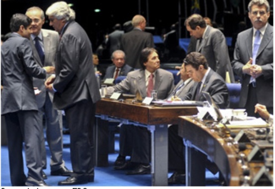 Congresso Nacional tenta fechar acordo sobre distribuição dos royalties Congresso Nacional tenta fechar acordo sobre distribuição dos royalties