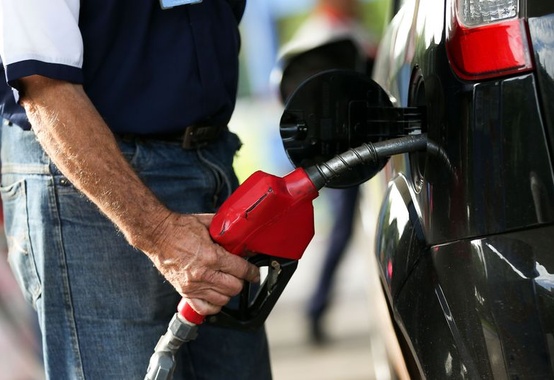 Valor médio da gasolina nos postos caiu 6% em dois meses Valor médio da gasolina nos postos caiu 6% em dois meses