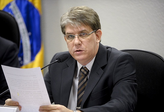 Waldyr Barroso toma posse como diretor da ANP Waldyr Barroso toma posse como diretor da ANP