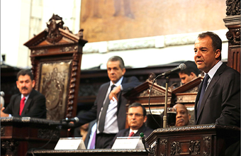Cabral espera convite da Câmara e do Senado para tratar de royalties