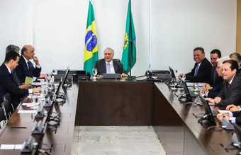 Retomada do crescimento: Temer e ministros discutem cenário