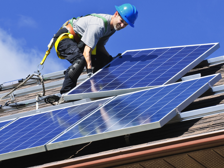 Com 3,6 gigawatts instalados, energia solar ultrapassa 300 mil sistemas em telhados e pequenos terrenos 