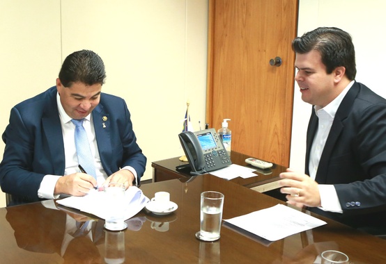 Entidades ligadas ao biodiesel e BR Distribuidora assinam acordo para testes com mistura até B20 Entidades ligadas ao biodiesel e BR Distribuidora assinam acordo para testes com mistura até B20