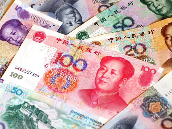 Bolsa de Xangai fecha em queda de mais de 6%
