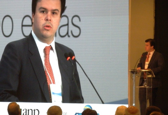 Ontem (27/09) foram arrecadados R$ 16 bilhões com os leilões da Cemig e da 14ª Rodada da ANP Ontem (27/09) foram arrecadados R$ 16 bilhões com os leilões da Cemig e da 14ª Rodada da ANP