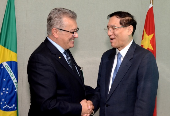 Petrobras assina Termo de Compromisso com o China Development Bank Petrobras assina Termo de Compromisso com o China Development Bank