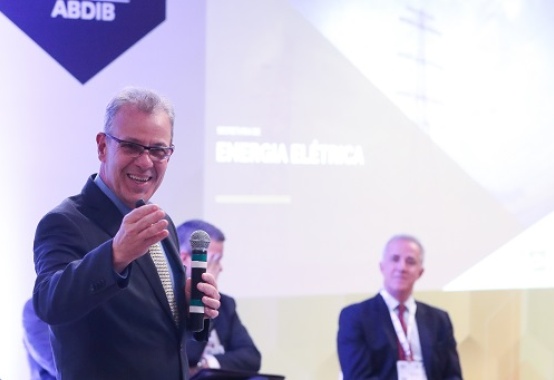 “Características da nossa matriz energética são motivos de orgulho”, declarou Ministro em Fórum de Infraestrutura “Características da nossa matriz energética são motivos de orgulho”, declarou Ministro em Fórum de Infraestrutura