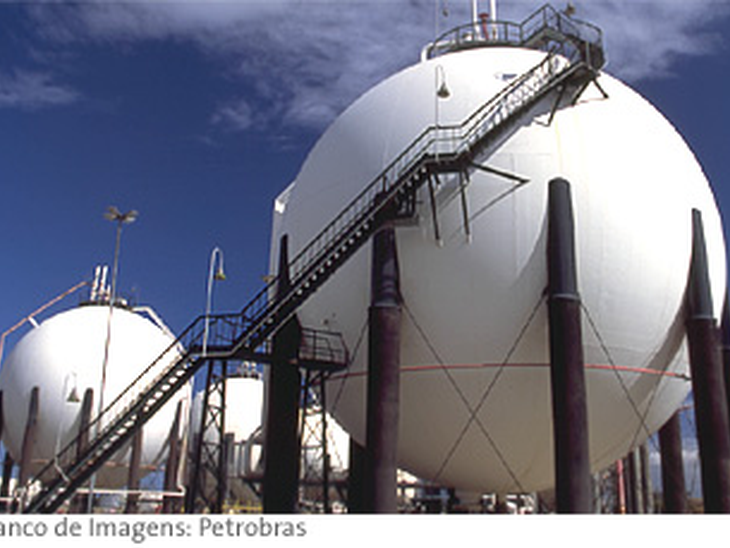 Petrobras reinicia atividades operacionais na Reduc 