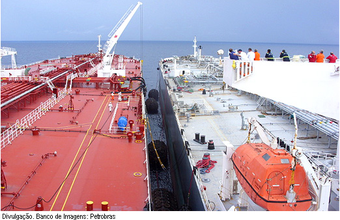 Ibama regulamenta transferência de petróleo entre embarcações