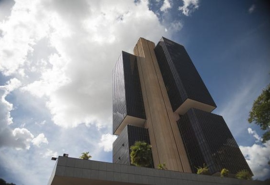 Com a queda da Selic para 4,5%, bancos anunciam redução de taxas de juros Com a queda da Selic para 4,5%, bancos anunciam redução de taxas de juros