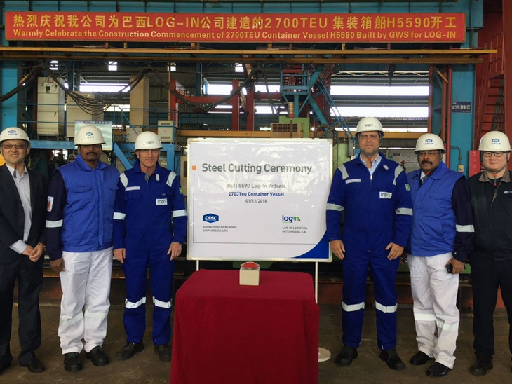 Log-In inicia construção de novo porta-contêiner na China