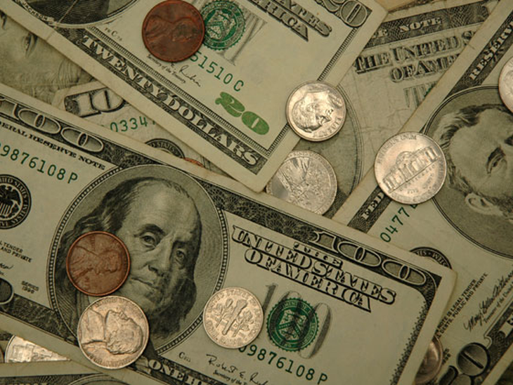 Saídas de dólares superam entradas em US$ 5,4 bi