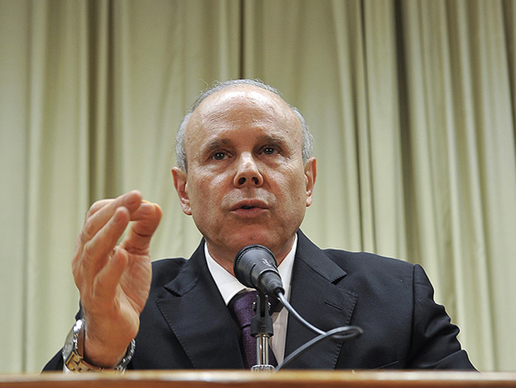 Mantega não confirma corte de R$ 30 bilhões no orçamento