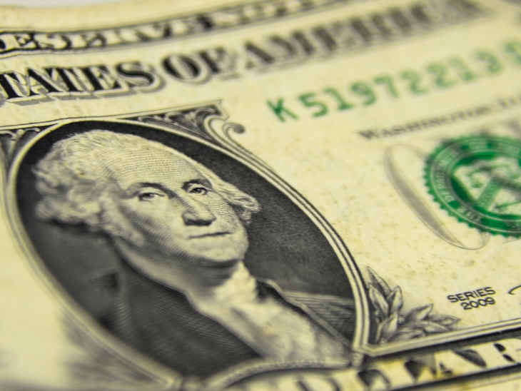 Dólar cai e fecha em R$ 3,76, Bovespa sobe 4,57% e é a maior alta diária desde 2016