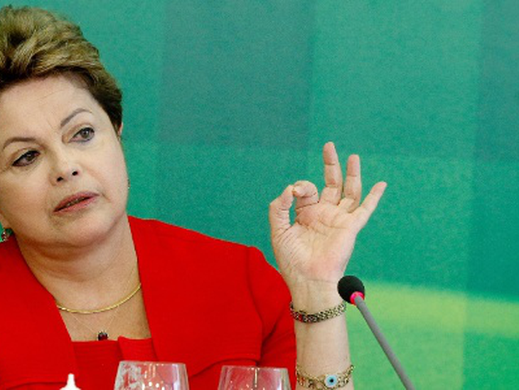 Governo analisa preços do petróleo para decidir sobre ajuda à Petrobras
