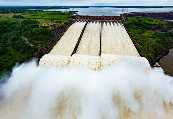 Perto de atingir os 100 milhões de MWh, Itaipu vive sua melhor fase operacional Perto de atingir os 100 milhões de MWh, Itaipu vive sua melhor fase operacional