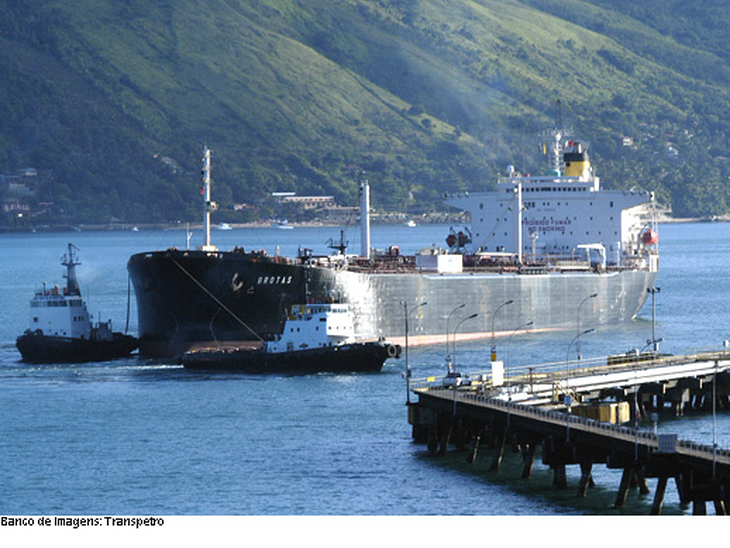 Petrobras assina contratos para afretamento de seis navios Panamax