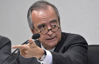 Juiz Sérgio Moro determina bloqueio de bens de Nestor Cerveró