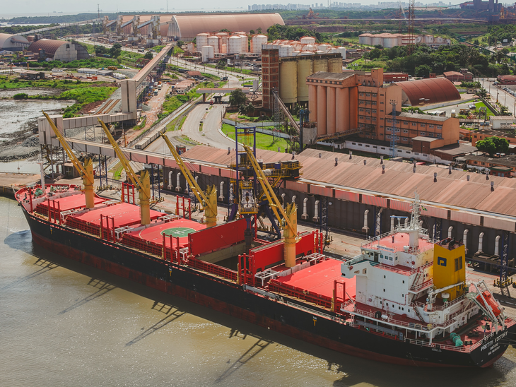 Porto do Itaqui ultrapassa 500 navios no ano