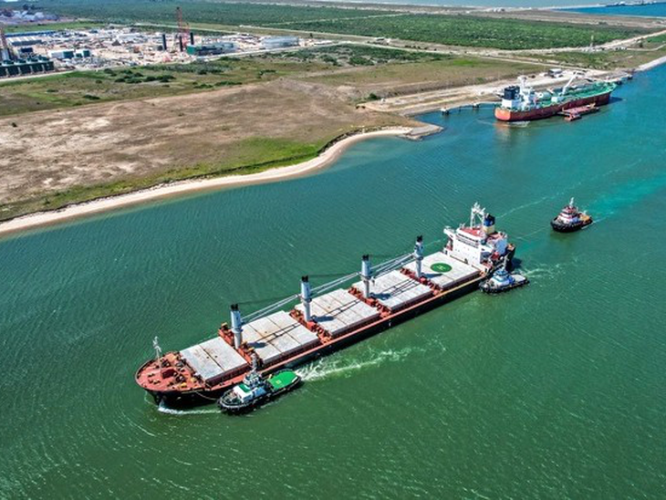 Porto do Açu e Repsol Sinopec Brasil assinam acordo para estudo de descarbonização do setor marítimo-portuário