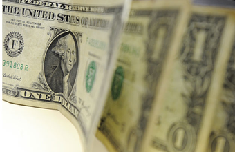 Com alta do dólar, BC vende hoje até US$ 3 bi para tentar conter alta da moeda