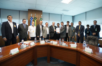 Parente garante a prefeitos prioridade para unidade de processamento de gás no Comperj