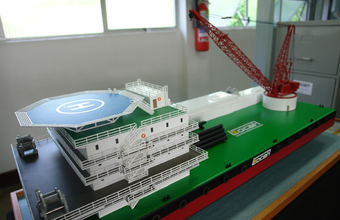 Locar apresenta a primeira balsa de lançamento de dutos do Brasil