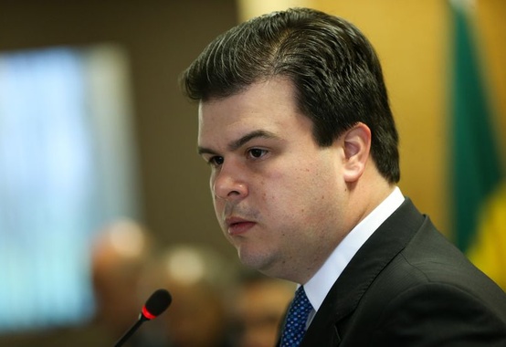 Governo bate o martelo e trata como irreversível revisão de conteúdo local Governo bate o martelo e trata como irreversível revisão de conteúdo local