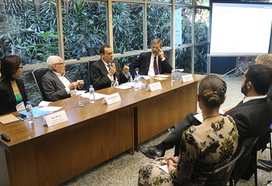 Fapesp e Shell lançam Centro de Inovação em Novas Energias Fapesp e Shell lançam Centro de Inovação em Novas Energias
