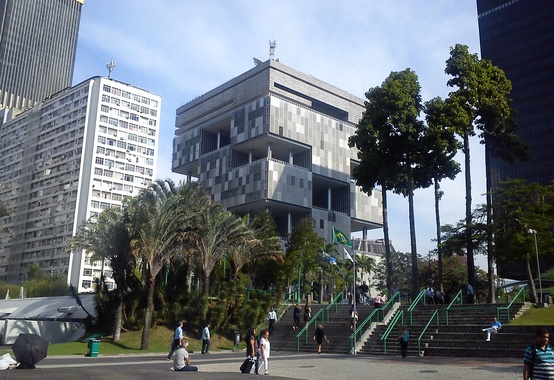 Troca de US$ 6,2 bi em dívida da Petrobras por novos títulos Troca de US$ 6,2 bi em dívida da Petrobras por novos títulos