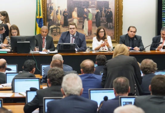 Por 48 a 18 votos, CCJ aprova parecer a favor da reforma da Previdência Por 48 a 18 votos, CCJ aprova parecer a favor da reforma da Previdência