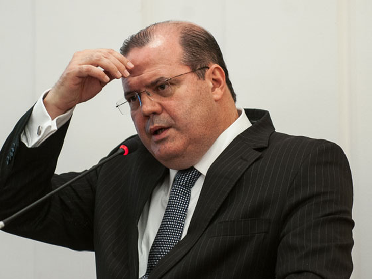 Taxa Selic sobee pela sétima vez seguida e vão a 14,25% ao ano