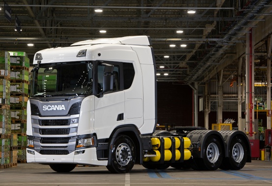 Scania entrega os primeiros caminhões movidos a GNV/biometano Scania entrega os primeiros caminhões movidos a GNV/biometano