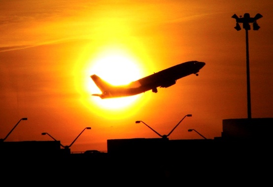 Combustível é principal causa do aumento de passagem aérea Combustível é principal causa do aumento de passagem aérea