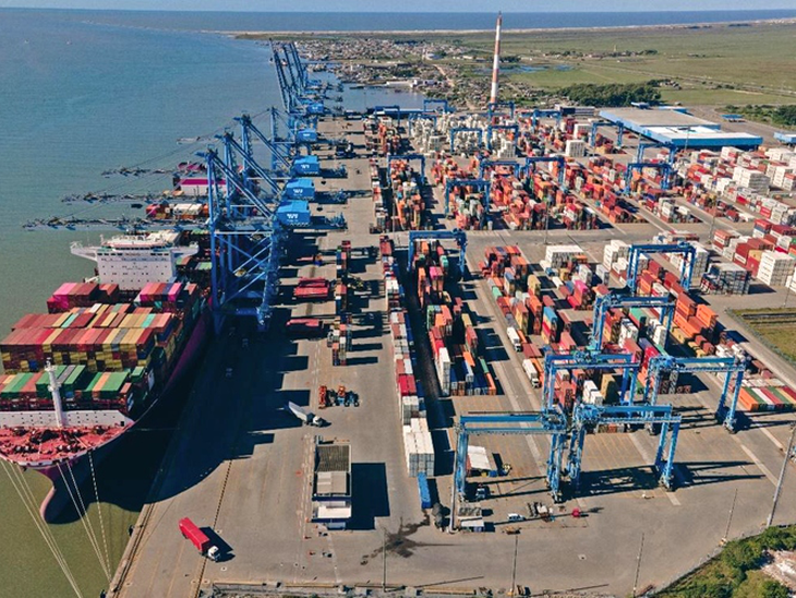 Wilson Sons planeja expansão do Tecon Rio Grande para atender navios maiores e mercado do Cone Sul