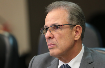Monopólio da Petrobras no setor de gás natural precisa ser revisto, diz ministro