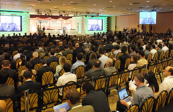 Leilão terá blocos perto de áreas que Petrobras vai vender  