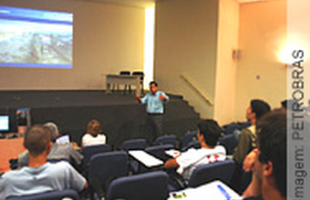 Petrobras em aula magna do Lenep