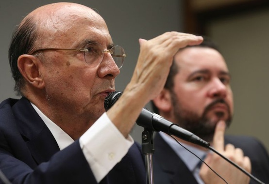 Apesar das perturbações de diversas naturezas a nossa economia está caminhando, diz ministro Apesar das perturbações de diversas naturezas a nossa economia está caminhando, diz ministro
