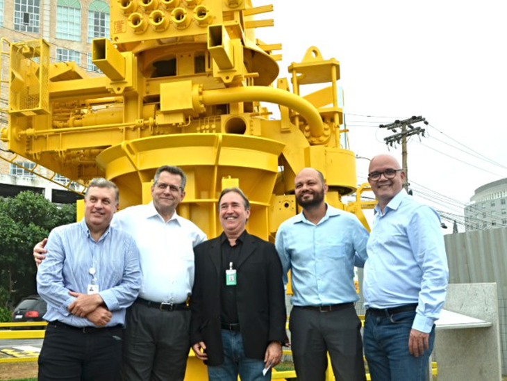 Para comemorar seus 70 anos, Petrobras instala monumento em Macaé