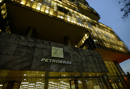 Petrobras esclarece o Plano de Desinvestimento para 2015 e 2016 Petrobras esclarece o Plano de Desinvestimento para 2015 e 2016