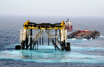 Jaqueta da Plataforma de Mexilhão é lançada ao mar
