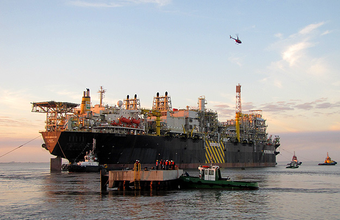 Plataforma P-63 sai de estaleiro em Rio Grande