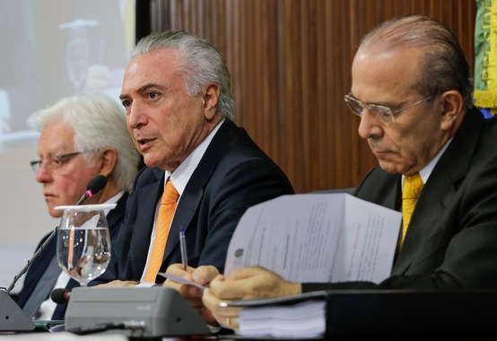 Temer reúne todas as condições para tirar Brasil da crise, diz Renan Temer reúne todas as condições para tirar Brasil da crise, diz Renan