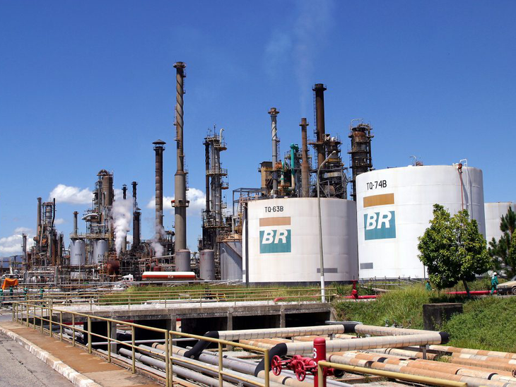 Petrobras reduz gasolina em R$ 0,07 e diesel em R$ 0,08  