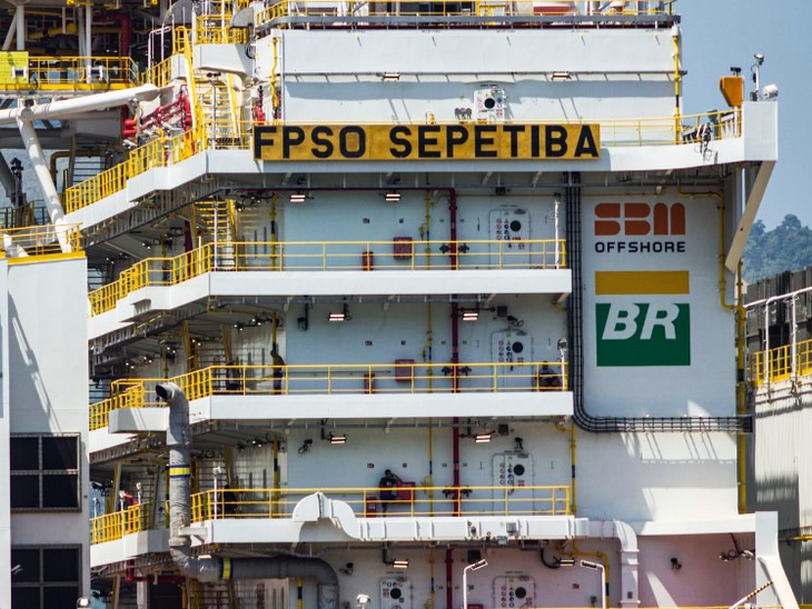 Presidente da Petrobras visita FPSO Sepetiba em Angra dos Reis